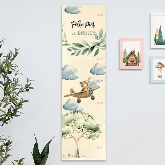 Kinder Messlatte Motiv Leopard im Flugzeug