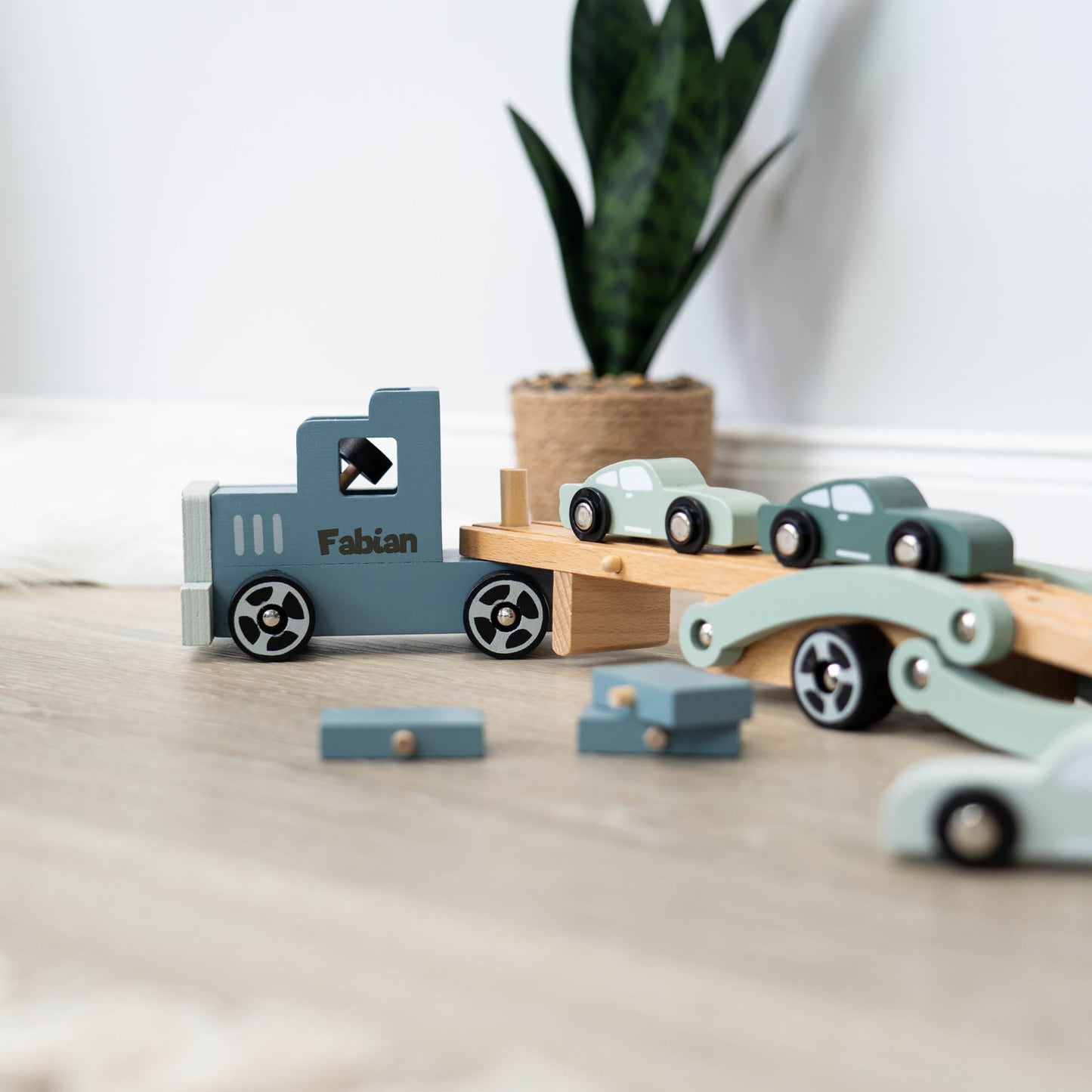 Autotransporter Spielzeug Holz mit Personalisierung